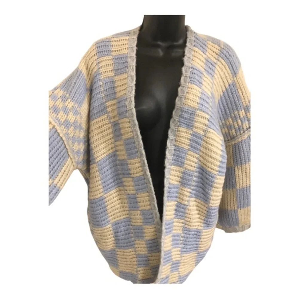 Altar'd State‎ cream & blue colorblock crochet heirloom chunky cardigan size S/M
